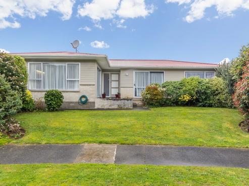 12 Akron Grove, Totara Park