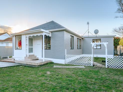 2 Keys Street, Naenae
