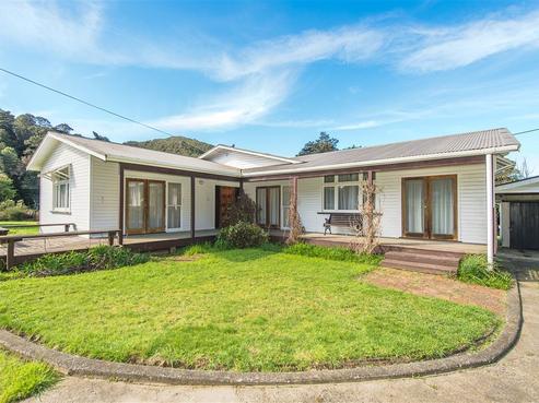 594 Kauarapaoa Road, Brunswick