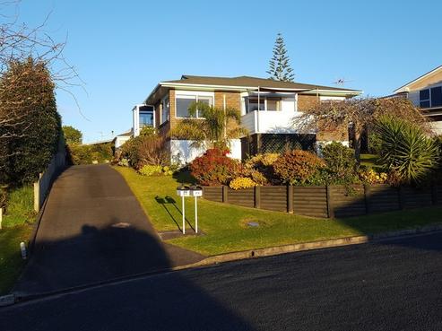 8A Lockesley Place, Onerahi