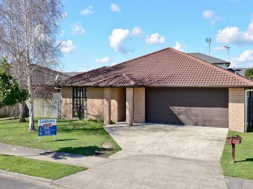 26 Parkside Drive, Huntington