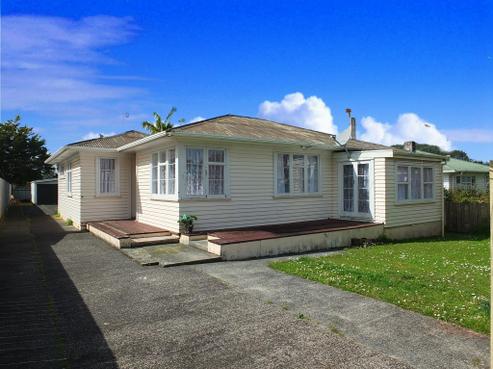 9 West End Avenue, Woodhill