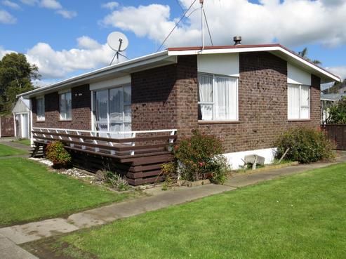 21 East Bank Road, Thornton
