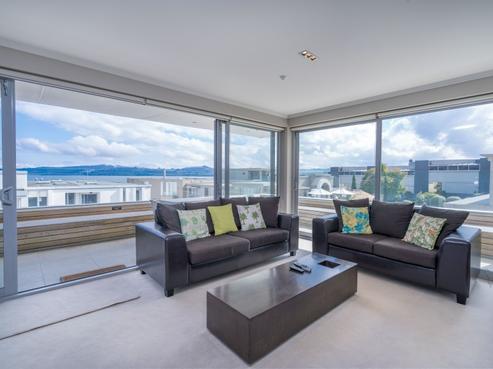 14/225 Lake Terrace, Waipahihi
