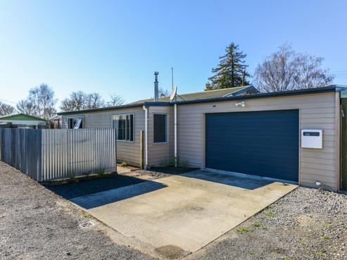 702C Murdoch Road East, Akina