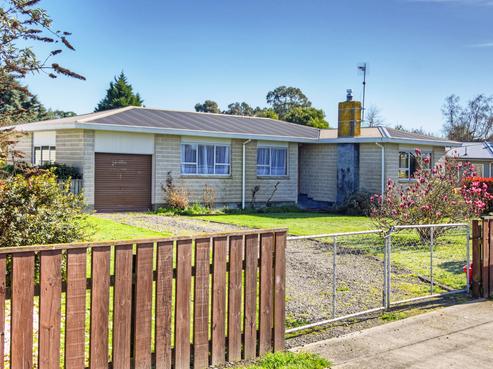 26 Solway Crescent, Solway