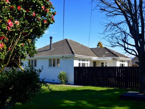 17 Dixon Street, Carterton