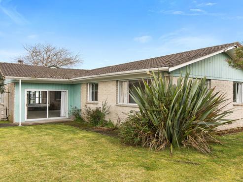 109 Clayton Road, Mangakakahi