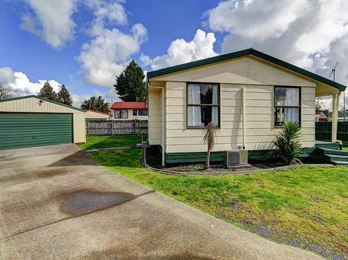 67B Kahikatea Drive, Melville