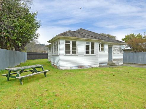 25 William Booth Grove, Trentham