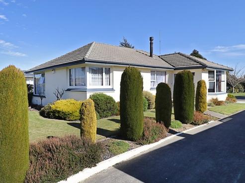 14 Adamson Crescent, Glengarry