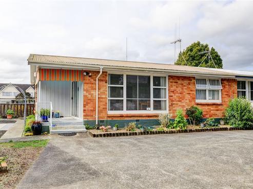 136 River Road, Hamilton East