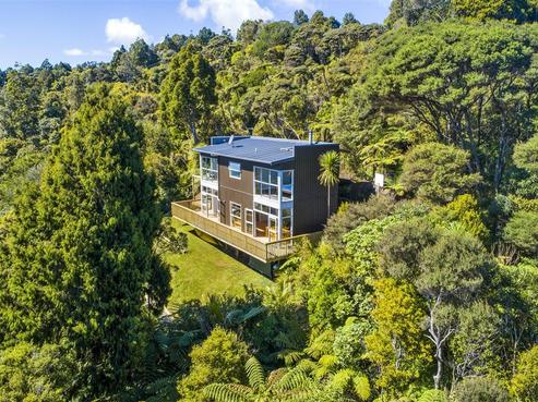 32 Jonkers Road, Waitakere
