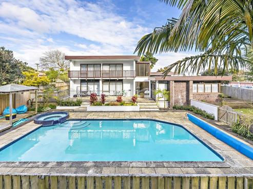 2 Scenic Drive, Hillpark