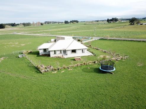 138 Devils Bridge Road, Weston