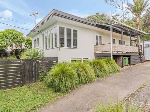 665 Huia Road, Parau