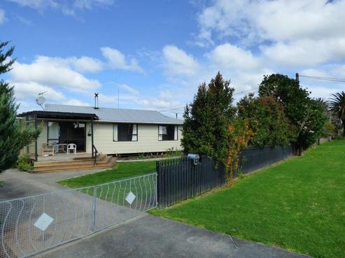 12 Ferry Road, Waipu
