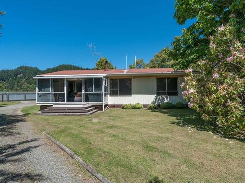 43 Te Herekiekie Street, Turangi