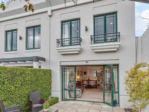 8/9 Burgess Street, Sumner