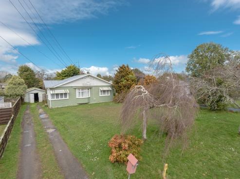 43 Pine Avenue, Bader