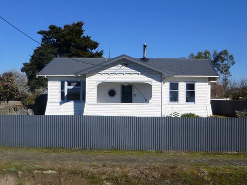 8 Onslow Street East, Ohingaiti