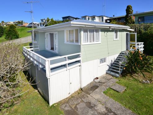 13 Capitol Road, Matakatia