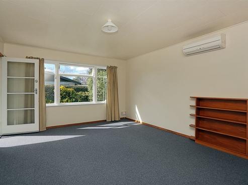 2/4 Guthrie Road, Havelock North