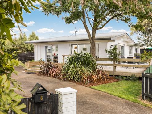 8 Fair Oaks, Pukekohe