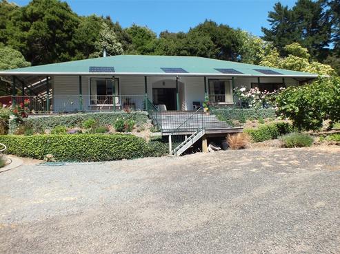 137 Barrys Bay Valley Road, Duvauchelle