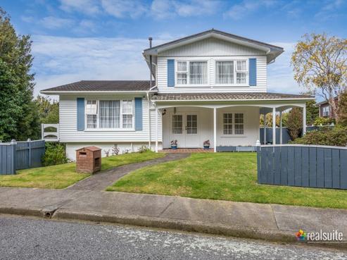 6 Euclid Grove, Kelson