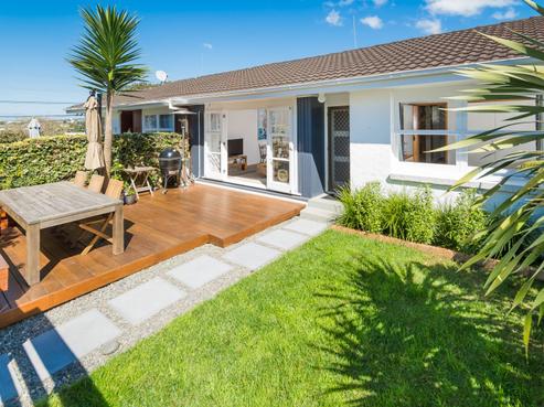 2/54 Ngataringa Road, Devonport