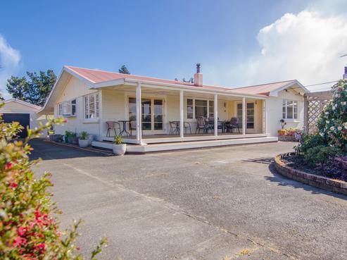 10 Grey Street, Martinborough