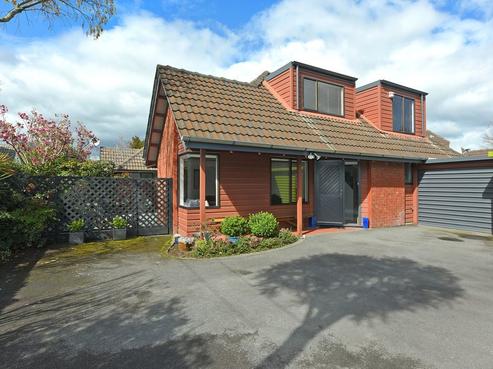 2/406 Fergusson Drive, Heretaunga