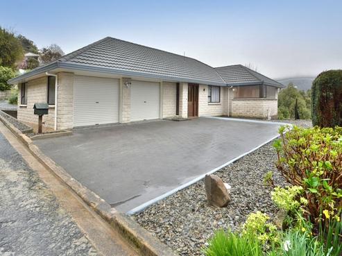20 Easther Crescent, Kew