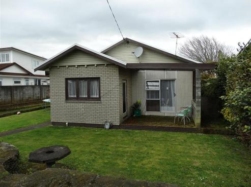 28 Douglas Street, Hawera