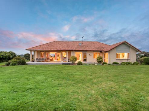 1400 Awhitu Road, Pollok