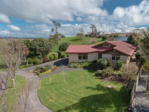 8 Harrogate Place, Grandview Heights