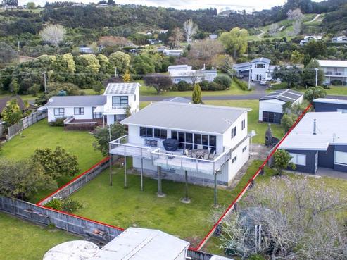 33 Riverview Road, Cooks Beach