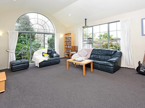 1 Trossach Place, Wattle Downs