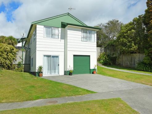 11 Whitechapel Grove, Stokes Valley