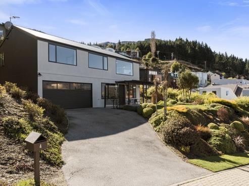 4 Aspen Grove, Fernhill/Sunshine Bay