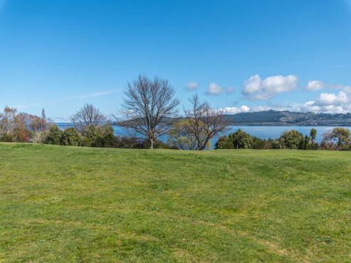 14 Kuiwai Drive, Rainbow Point
