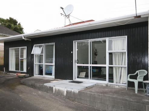 2/11 Lorna Street, Lynmouth