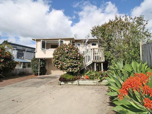 27 Whiritoa Beach Road, Whiritoa