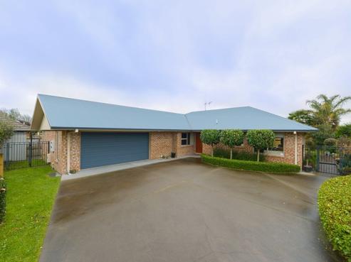 5 Westbury Mews, Huntington
