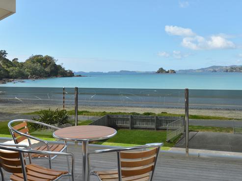 279 Oakura Road, Oakura Coast