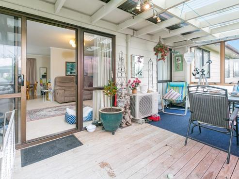 160 Windermere Drive, Poike