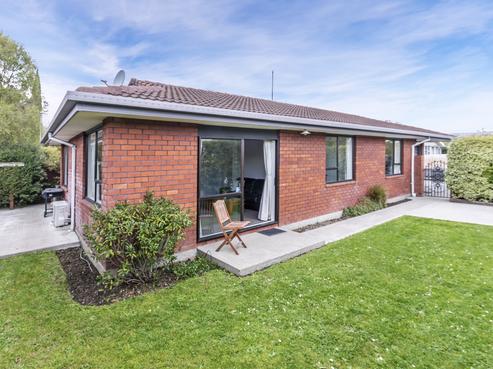 25A La Perouse Place, Northcote