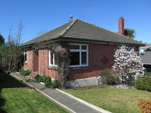 12 Livingstone Street, West End