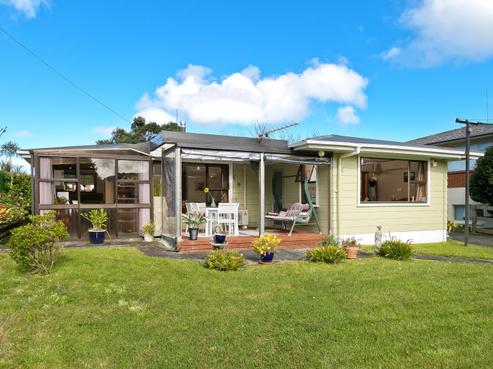 776 West Coast Road, Oratia